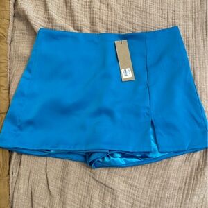 DO+BE Shimmering Blue Satin Skirt NWT Medium